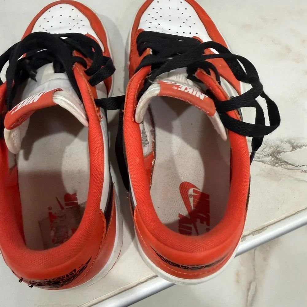 Nike classic low